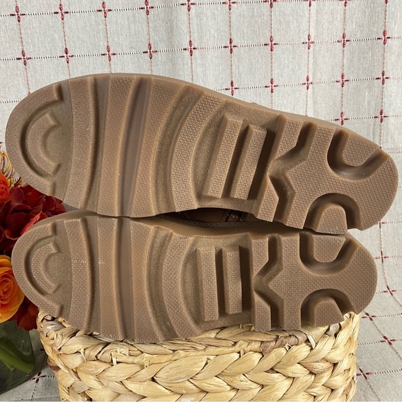 Nordstrom “Chiara” Lug Ankle Boots Fully Faux Sherpa Lined & Faux Leather 7 - Picture 5 of 7